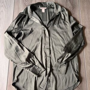 H&M Women’s Sage Green Blouse